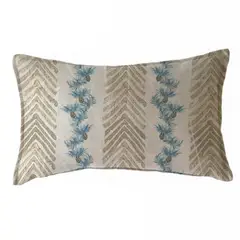 MARGARITA SCHEEL BY CASA ALVARINHO - FUNDA COJÍN MARISA ESPIGAS Y FLOR AZUL 50X30