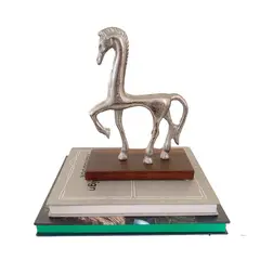 GENERICO - Figura decorativa caballo plateado 24x18 cm