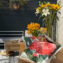TUYO PRINT - Cojín Camelia 45x45 -