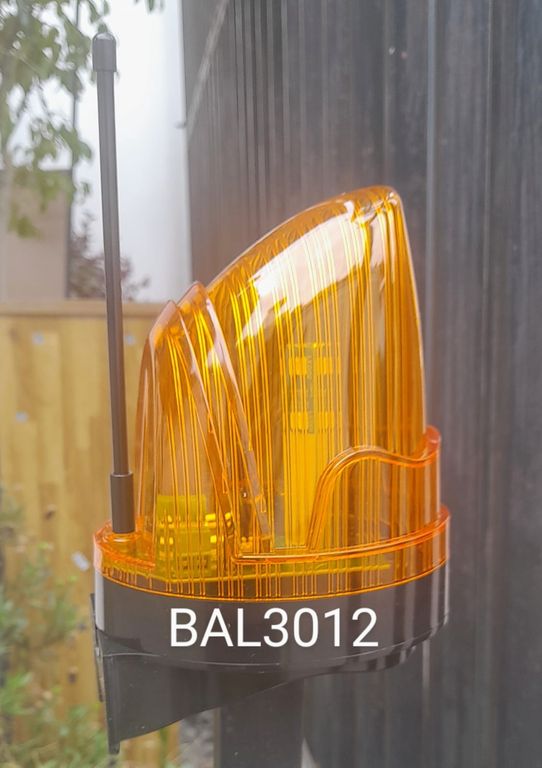 Baliza LED destellante para portones AC/DC 12 a 265