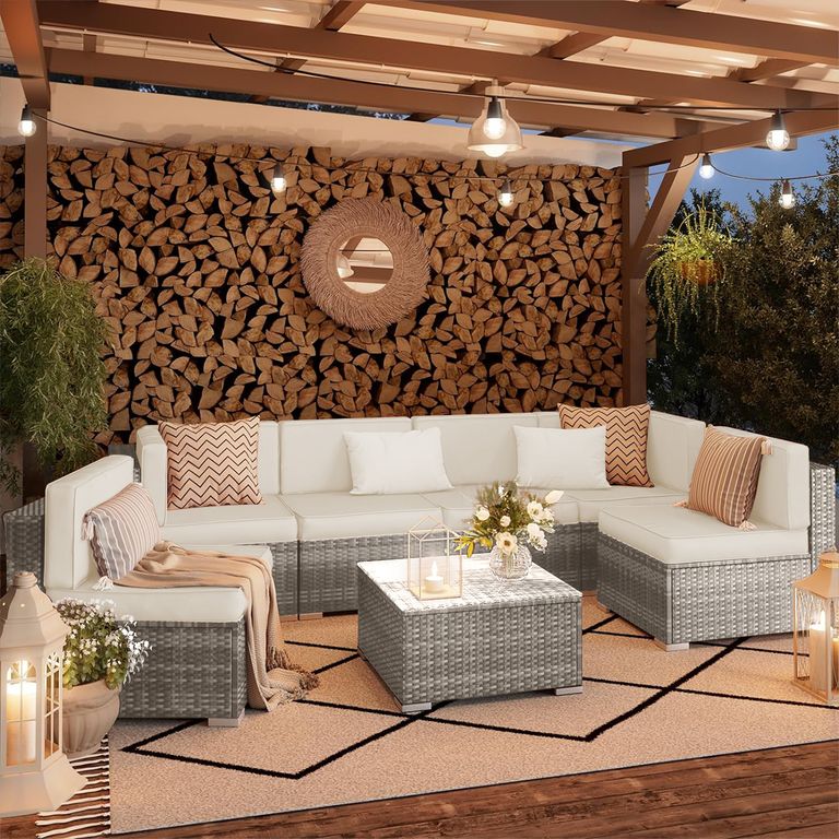 Juego de Living de Terraza Rocco - Sofá Seccional de 7 Piezas PE Ratán Beige. a $499.990