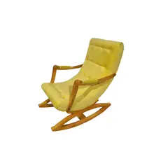 DISEÑOS VALESTRINI - SILLA MECEDORA CON APOYA BRAZO FELPA OCRE