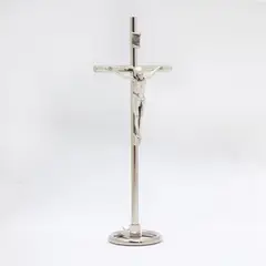 GENERICO - Crucifijo Italiano Metal Argentato Base 15 Cms