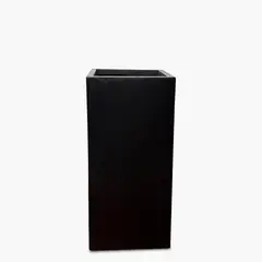 FORM DESIGN - Macetero Patagonia Alto 50 Negro Form