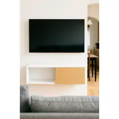 GENERICO - Rack flotante Moderno para tv 80 x 32 color blanco con puerta abatible / KOUZI