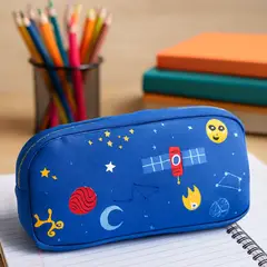 TOTTO - Estuche Escolar Multiuso Durable Y Práctico Cartucher 4LU Espacial Pequeño