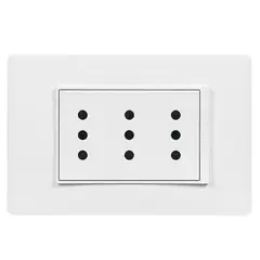 BTICINO - Tomacorriente Triple 2P+T 10A Blanco Lúzica PU1313