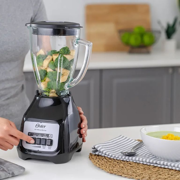 Licuadora Potente 2 Velocidades, Vaso De Vidrio 1.5 L, Base De Metal Plateada Y Negra
