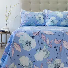 DORAL - CUBRECAMA QUILT STITCHY ESTAMPADO FLORES CELESTE Y LILA 2 PLAZAS