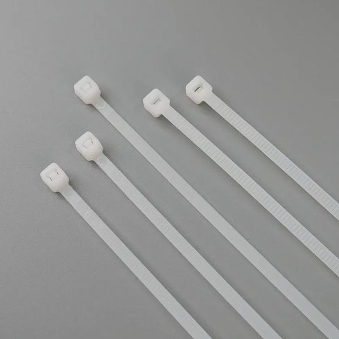 Brida Amarra Abrazadera Plástica 4.8mmx550mm 100 Unds