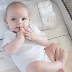 SIMPLE GRACIA - Sábana Abeja Rosada Pack & Play Graco