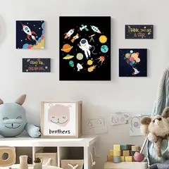 HERRERA MAISON - Set de 5 Canvas Decorativos Astronauta 40 X 50 CM