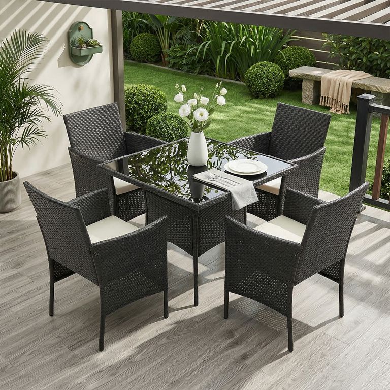 Juego de Terraza Comedor Alma 4 Personas, Mesa+4 Sillas Rattan PE, Moderno y Resistente a $229.990