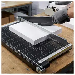 MALIK - Guillotina Papel B4 Bright Office 8293 Negro