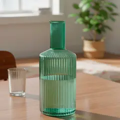 BASEMENT HOME - Botellón Estriado 1.5L Vidrio Verde
