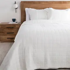 BASEMENT HOME - Cubrecama Estampado Square Blanco