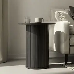 BASEMENT HOME - Mesa Lateral Nola Redonda Madera Roble