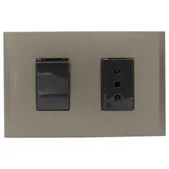 BTICINO - Enchufe + interruptor 10 A Nobile Terra