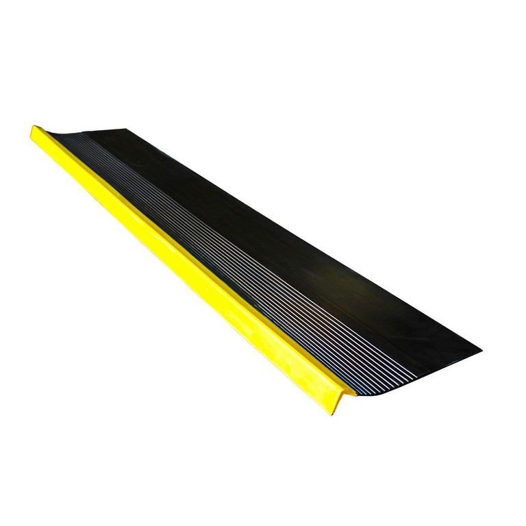 Grada escalera estriada negra/amarilla 1,5 mts