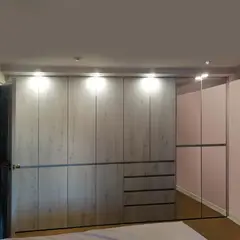 SERVICIOS HOGAR - Closet color Alaska 350 cm de Largo 55 cm de Fondo 240 cm de Alto