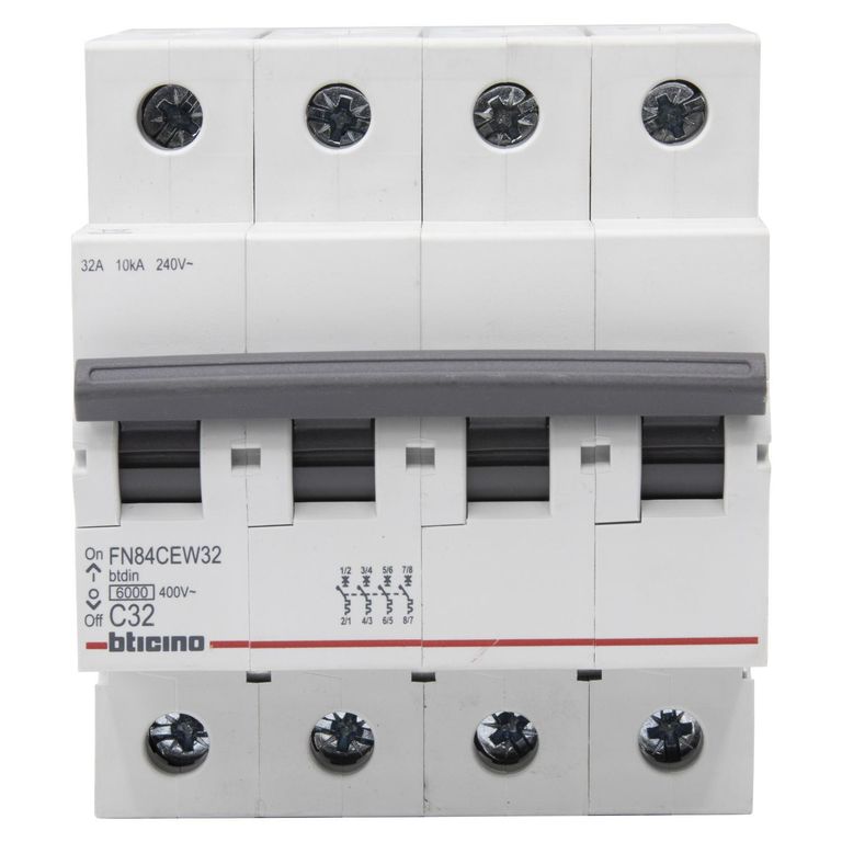 Automatico 4P C32A 230/400V 6000A
