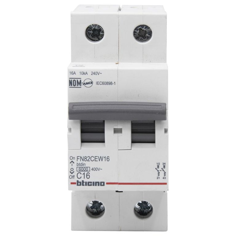 BTICINO Serie MatixGO - Presa universale 2 P+T 16 A 250Vac grigio