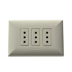 SINTHESI - Enchufe triplex 10A armado S17 blanco