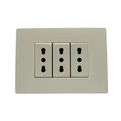SINTHESI - Enchufe triple 10/16A armado S32 blanco