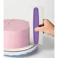 JUST HOME COLLECTION - Raspador de Pastel Morado/gris 22.8 cm