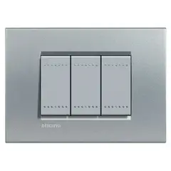 Bticino - Placa rectangular tech 3 módulos c/chasís